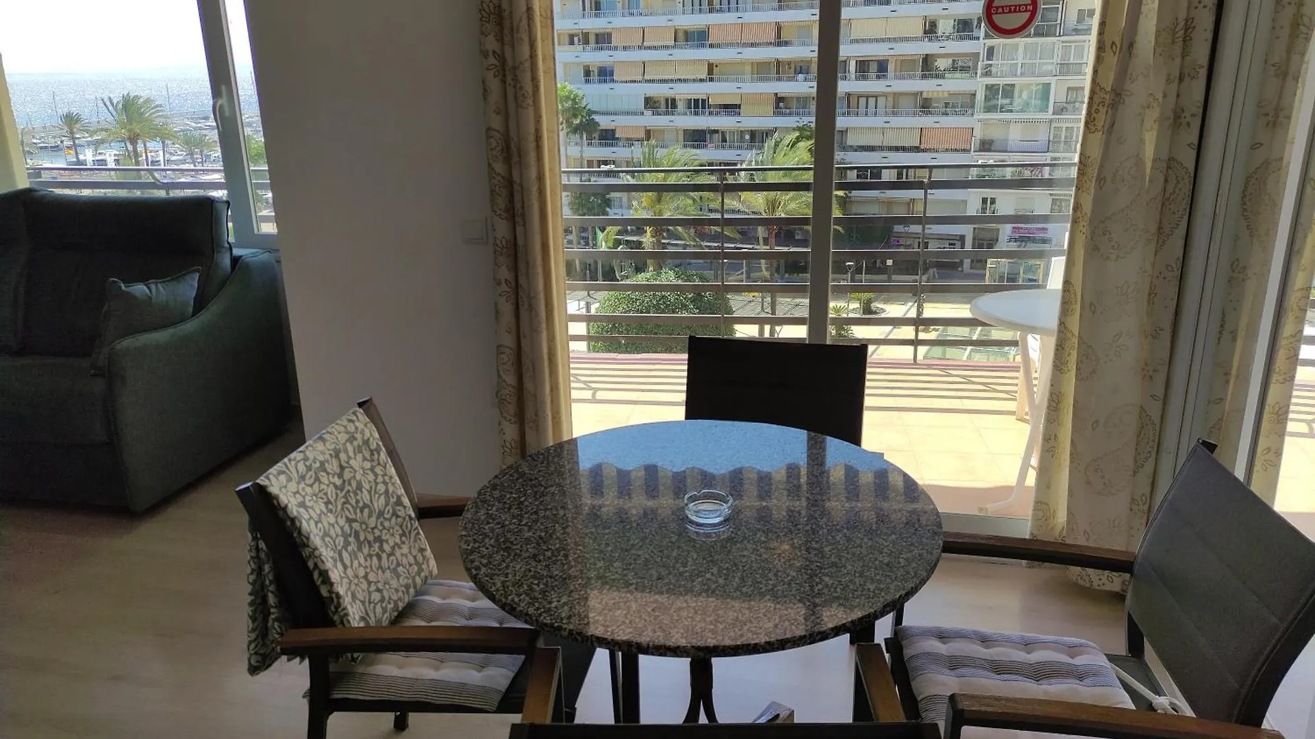 Apartment In Marbella First Line Beach Apto 5-2 0*,